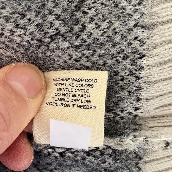 Retrology Animal Print button down Cardigan Sweater Womens soft cozy winter Sz M - Picture 6 of 8